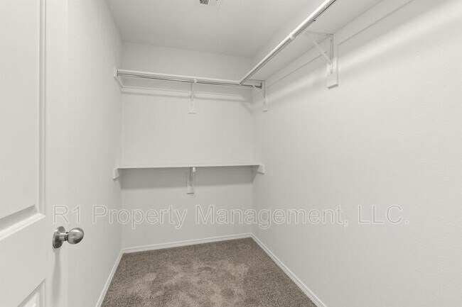 Building Photo - 5643 Linq Place Northeast