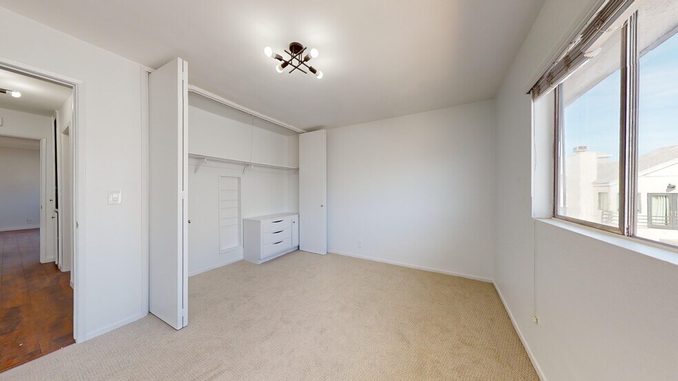 Building Photo - 1100 Monterey Blvd