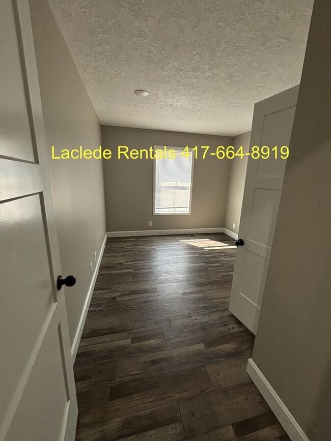 Building Photo - 3 BEDROOM 2.5 BATHROOM TOWNHOUSE FOR RENT