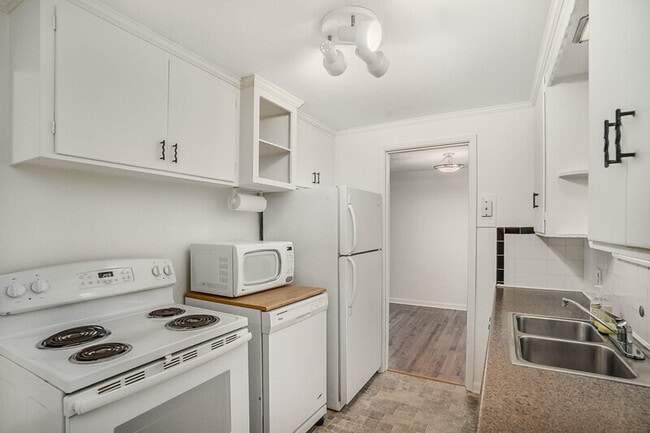 Building Photo - 228 NW 56th St
