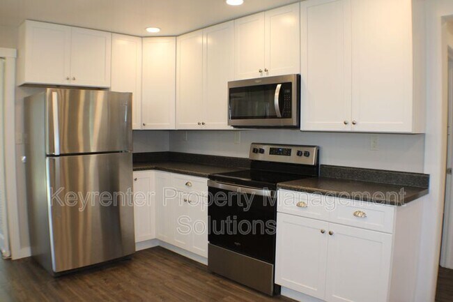 Building Photo - 509 5th St