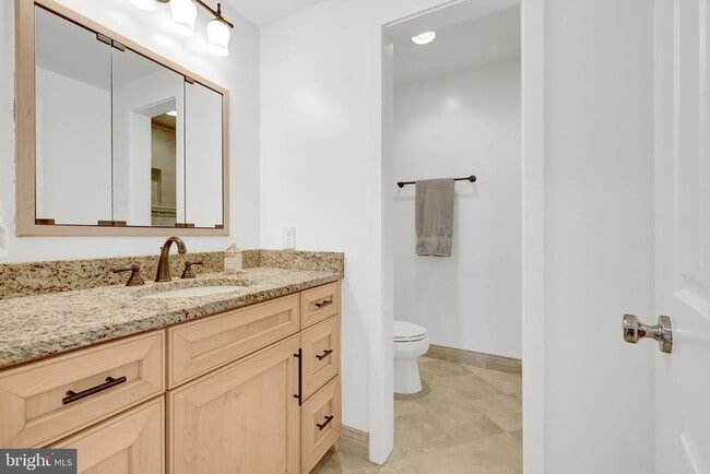 Building Photo - 9982 Blackberry Ln