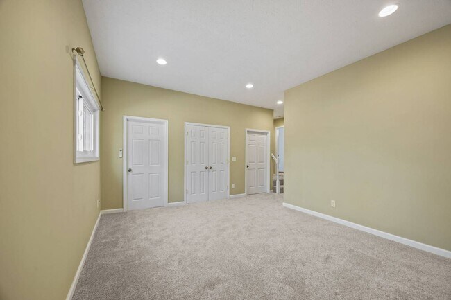 Building Photo - 200 Waterford Dr