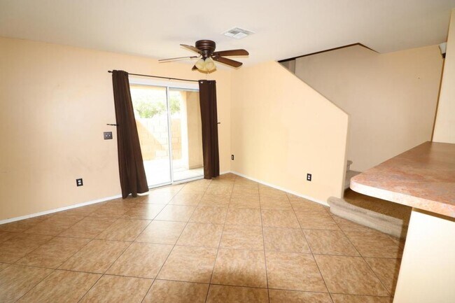 Building Photo - 342 W Paseo Celestial