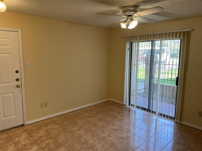 Building Photo - 2750 Holly Hall St