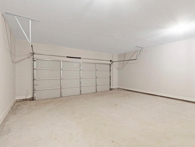 Building Photo - 3070 Poppy Ln