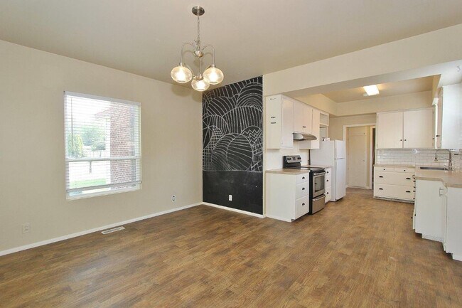 Building Photo - Charming Home in Caldwell