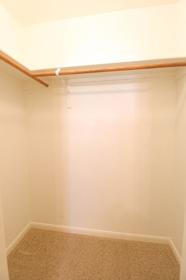 Building Photo - 121 Antler Cir