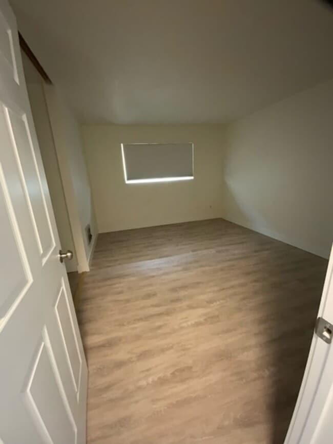 Building Photo - 1 Bedroom 1 bath condo for rent
