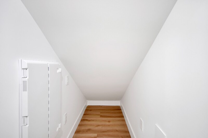 Building Photo - 2352 E Poppy St