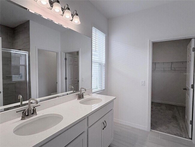 Building Photo - 609 Duke Dr