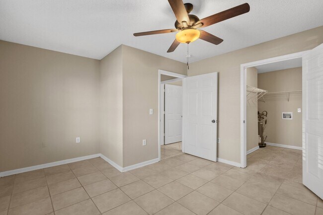 Building Photo - Gift yourself free application fees for this 1st Floor Immaculate 1 bedroom for rent in Sunny Myr...