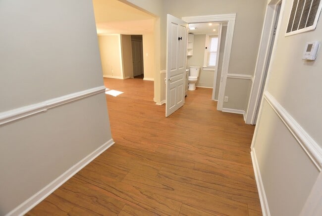 Building Photo - 734 Park Ave