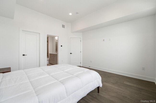 Building Photo - 4034 Chestnut Rdg Rd