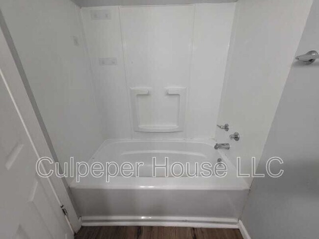 Building Photo - 3414 Forest Grove Dr