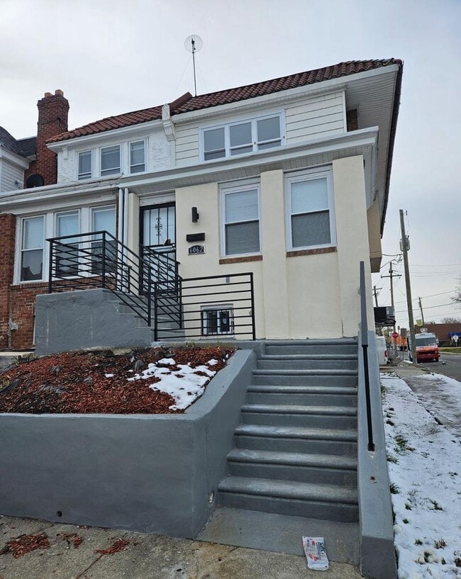 Building Photo - 6062 N Camac St