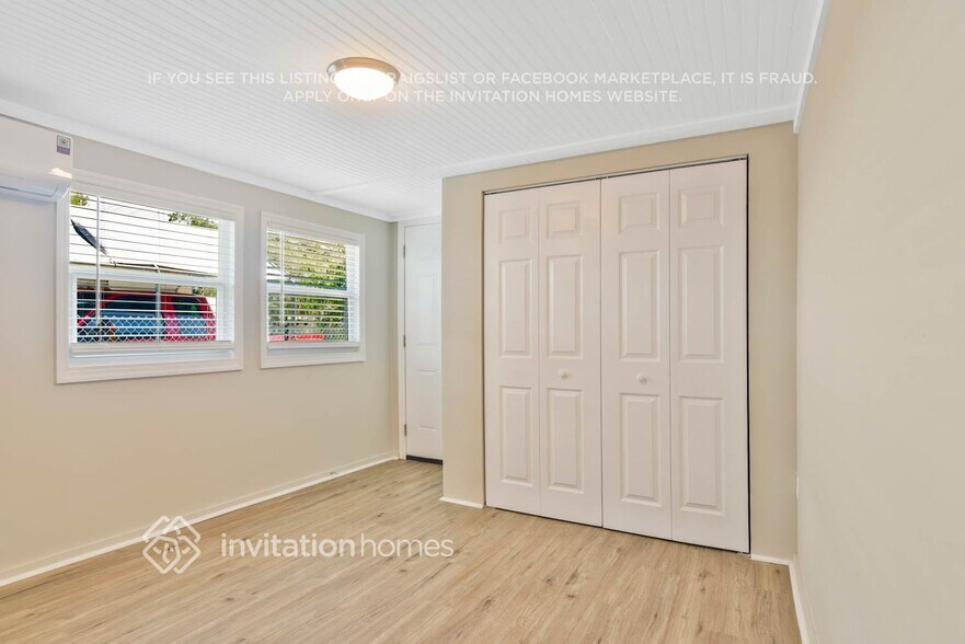 Building Photo - 927 28th St NW