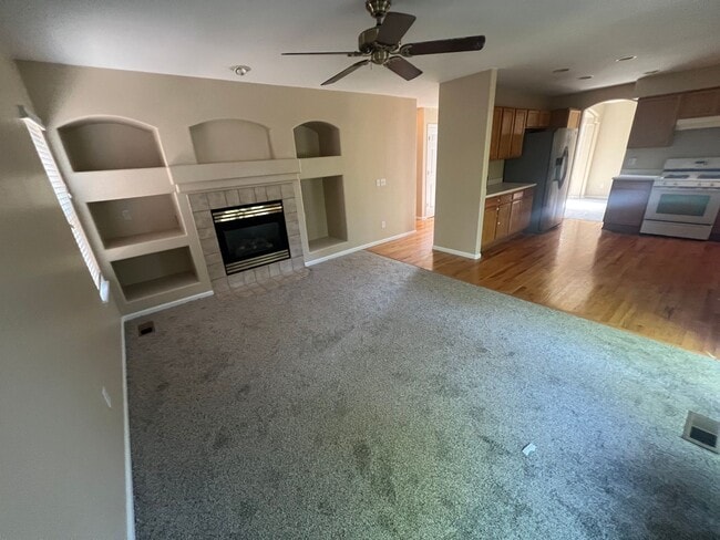 Building Photo - Stunning Home for Rent in Littleton - Lice...
