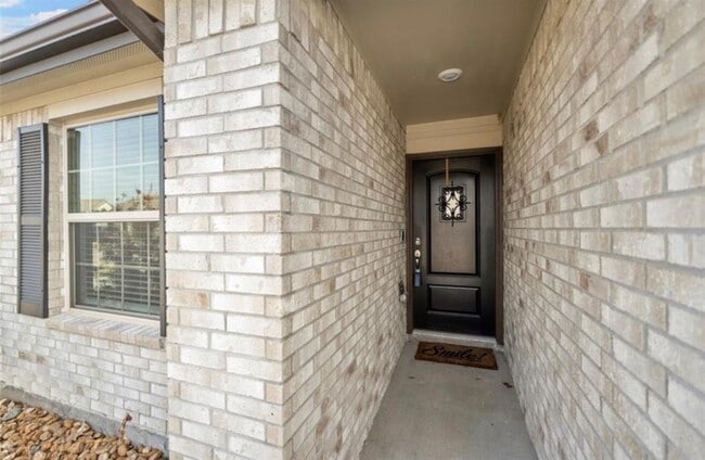 Building Photo - 3011 Azalea Pt