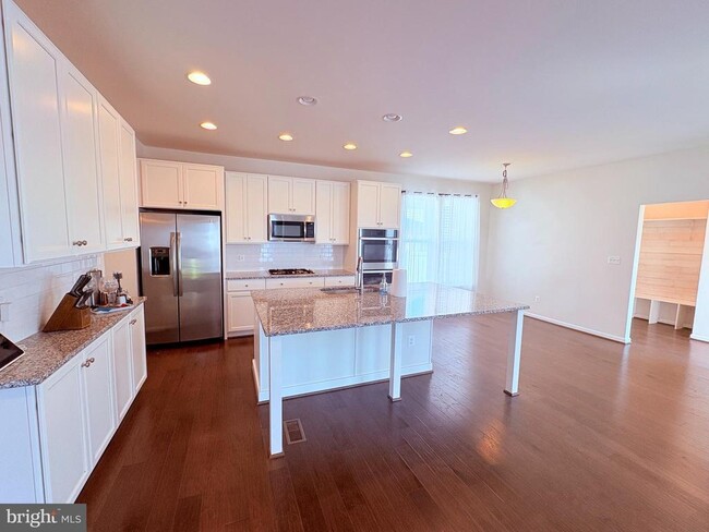 Building Photo - 1071 Coastal Ave