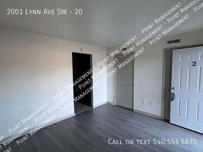 Building Photo - 2001 Lynn Ave SW