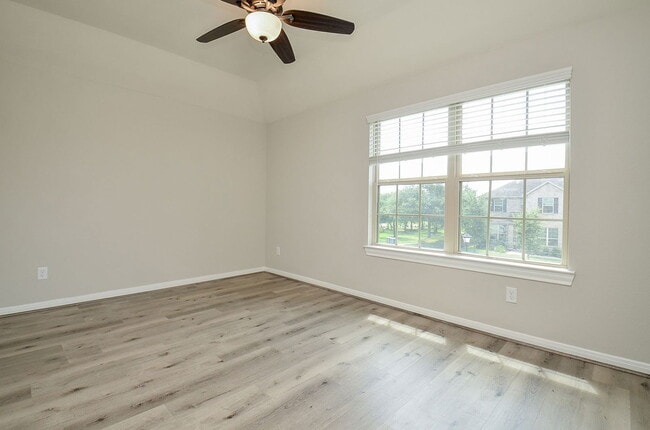 Building Photo - 24918 Meadowthorn Crest Ln