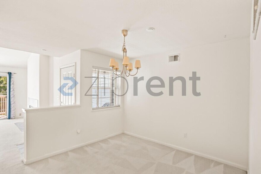 Building Photo - Unit 304