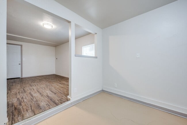 Building Photo - 723 Glen Rhea Dr