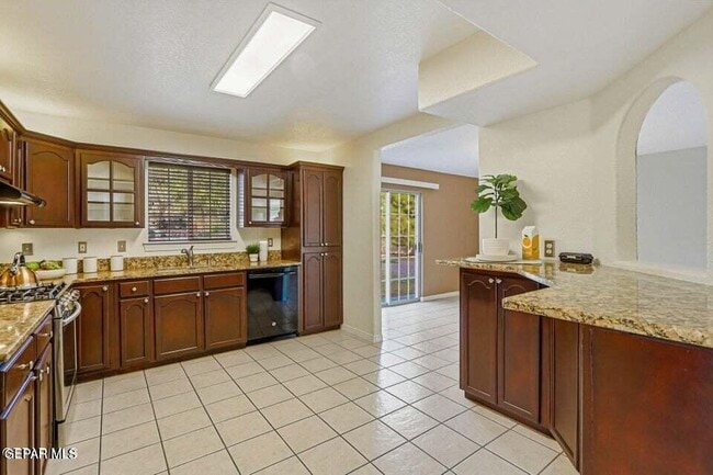 Building Photo - 650 Vera Ct