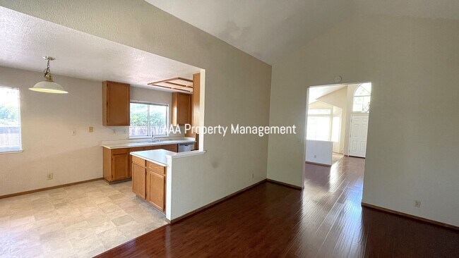 Building Photo - Brentwood Beautiful 3 bedroom 2 bath home!...