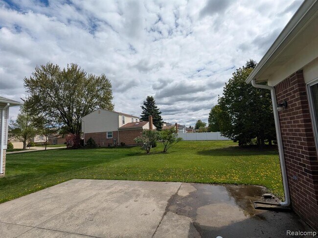 Building Photo - 1344 Revere Dr