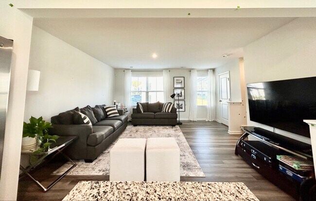 Building Photo - 6137 Cutwater Cir