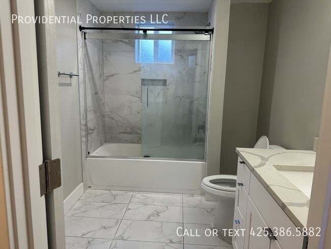 Building Photo - 10521 NE 139th St