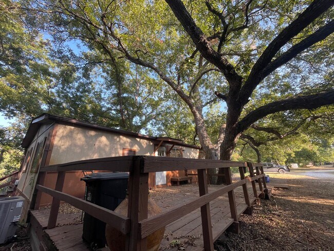 Building Photo - NEW ON MARKET /// RIVER FRONT CABIN AVAILABLE!!