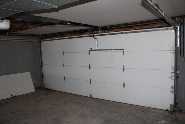 Building Photo - Beautiful 4-bedroom, 3 full baths home located in Independence, MO