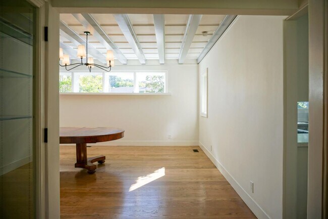 Building Photo - 30 Genevra Rd