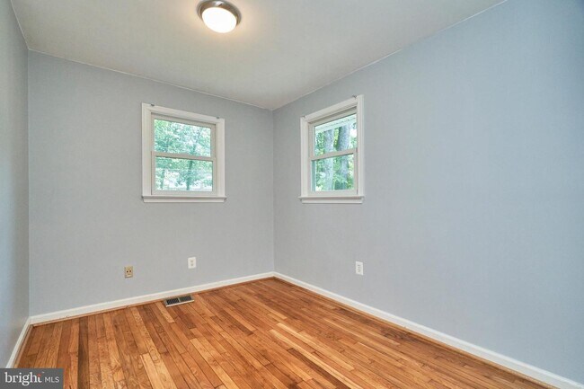 Building Photo - 20315 Youngs Cliff Rd