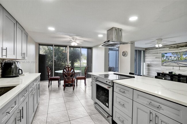 Building Photo - 9451 Live Oak Pl