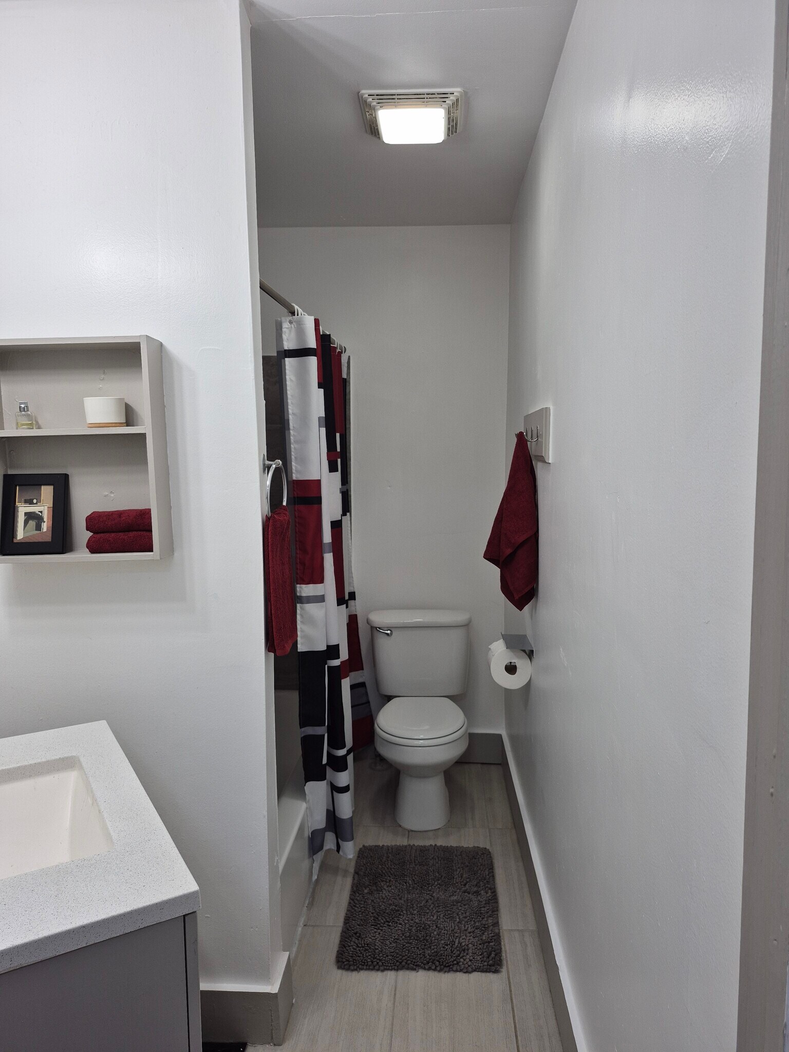 Building Photo - 723 Hanford St