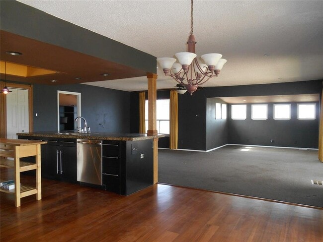 Building Photo - 21010 Stillwood Ct