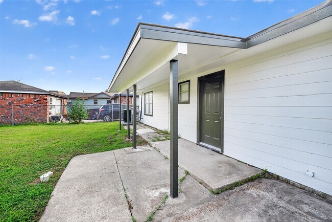 Building Photo - 1200 Cypress St