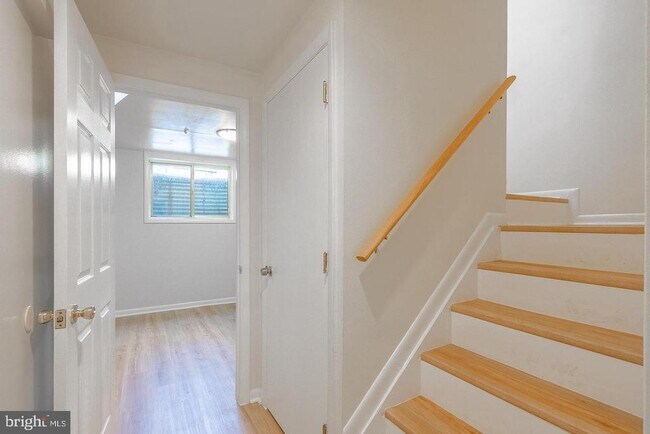 Building Photo - 3048 Silent Valley Dr