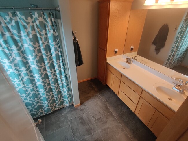 Primary bathroom - 2907 86th Ln N