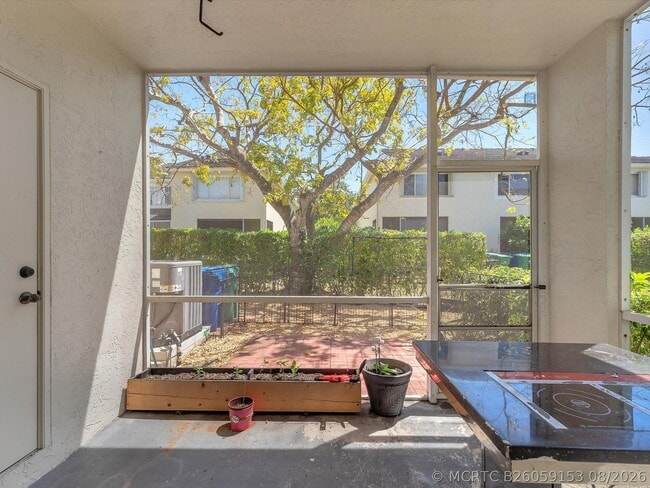 Building Photo - 9850 NW 57th Manor