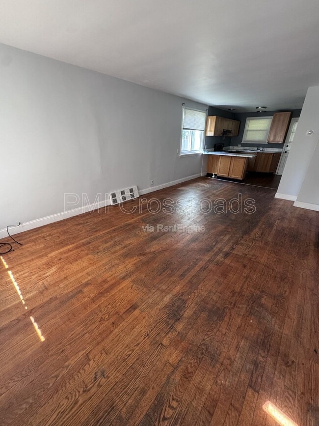 Building Photo - 2876 Hudson Dr