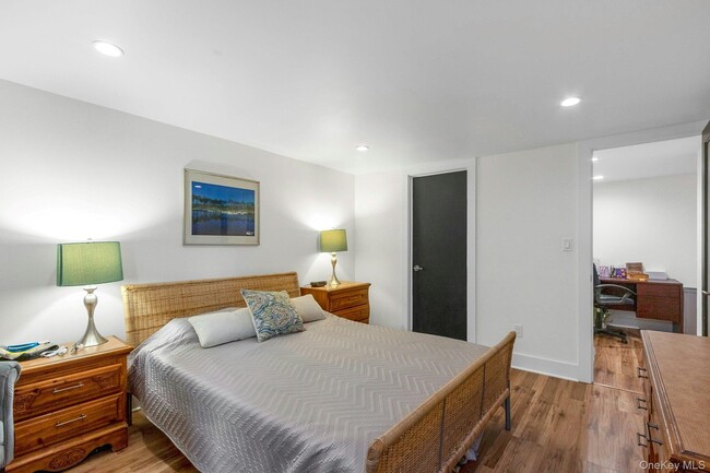 Building Photo - 220 Hudson Terrace