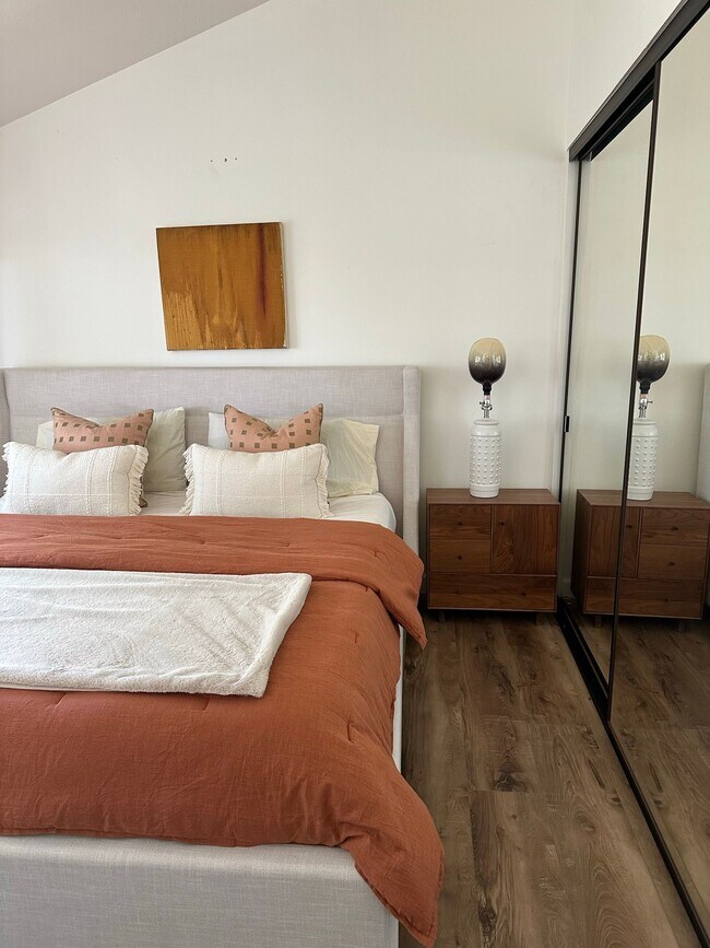 Building Photo - 303 Esplanade