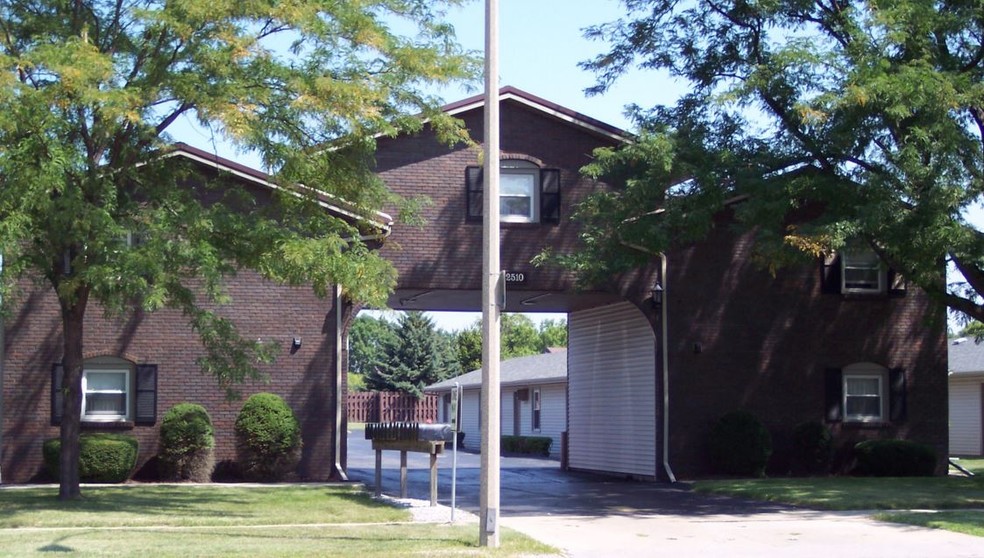 Primary Photo - Cortez Apartments