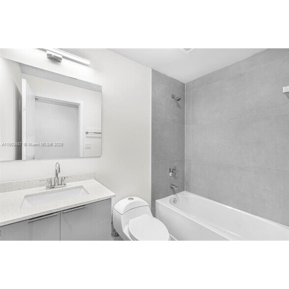 Building Photo - 933 NW 50th St