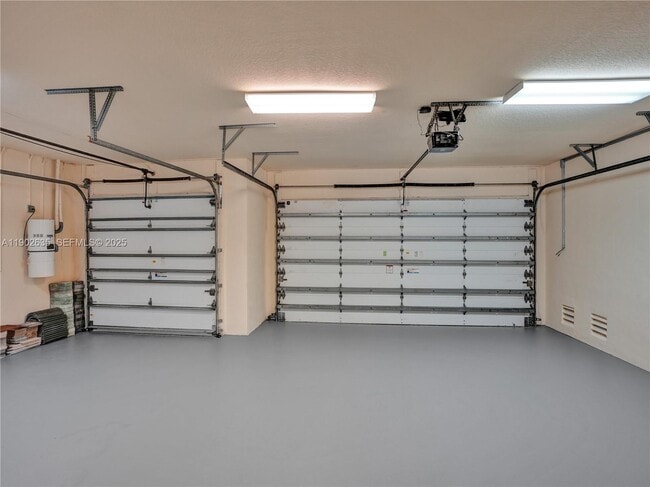 Building Photo - 16291 Bristol Pointe Dr